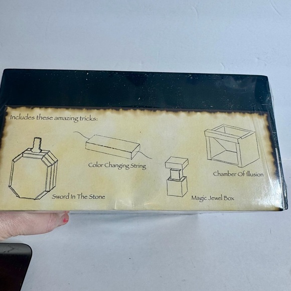 NWT. Melissa & Doug Discovery Magic Set with 4 Classic Tricks, Solid-Wood - Picture 4 of 10
